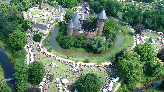 50 Jahre Flachsmarkt: zu Pfingsten rund um Burg Linn in Krefeld